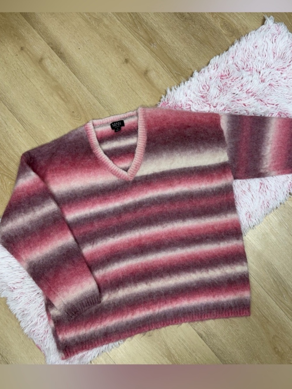 Boohoo MAN Pink Ombre Mohair Wool knit Striped v neck Men’s Winter Sweater M